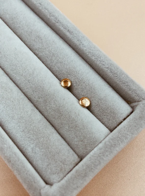 Statement Earrings for Bold Looks-Small Amalia Pica Disc Studs | 18kt Solid Gold