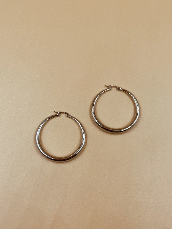 Bold Earrings for Fashionistas-Leslie Hoops in Silver Tone