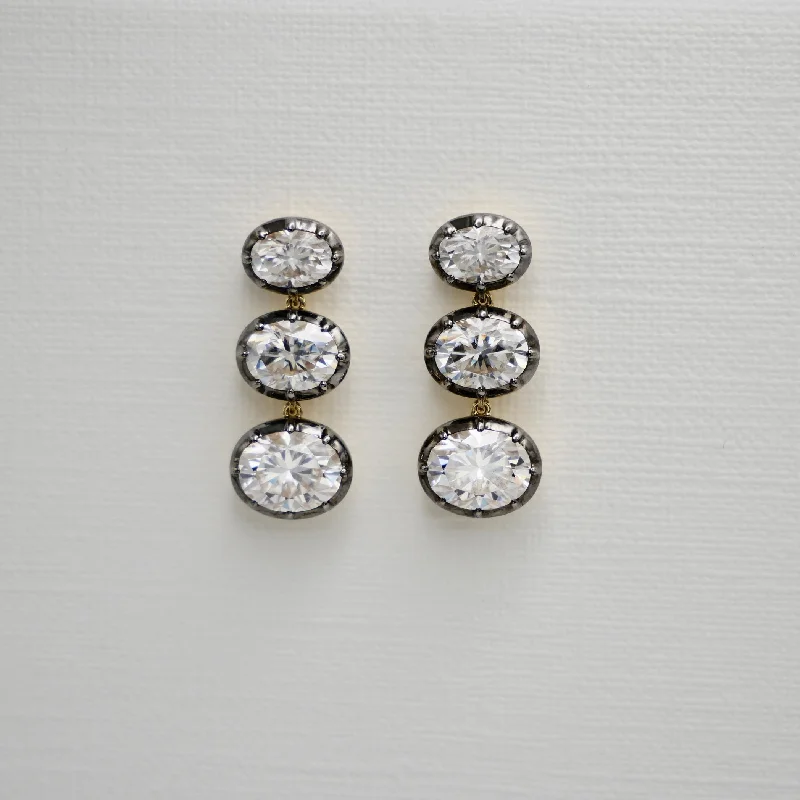 Trendy Earrings for Teens-Triple Oval Stud Earrings in Yellow and Blackened Gold