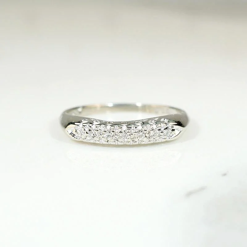 Vintage Ring with Sapphire-Timeless 1940s Diamond & White Gold Band