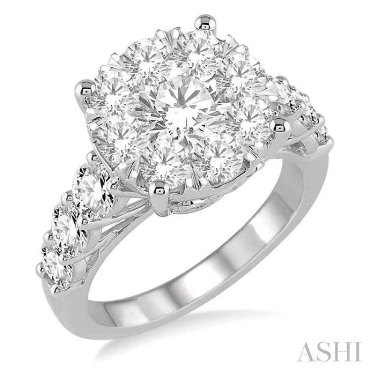 Vintage Engagement Ring for Women-2 Ctw Round Diamond Lovebright Ring in 14K White Gold