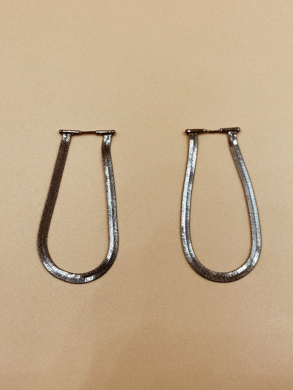 Sparkling Earrings for Special Occasions-Viper Short Flat Chain Earrings in Gunmetal